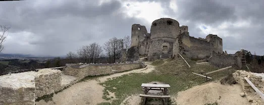 Ruinas medievales del Castillo de Lietava