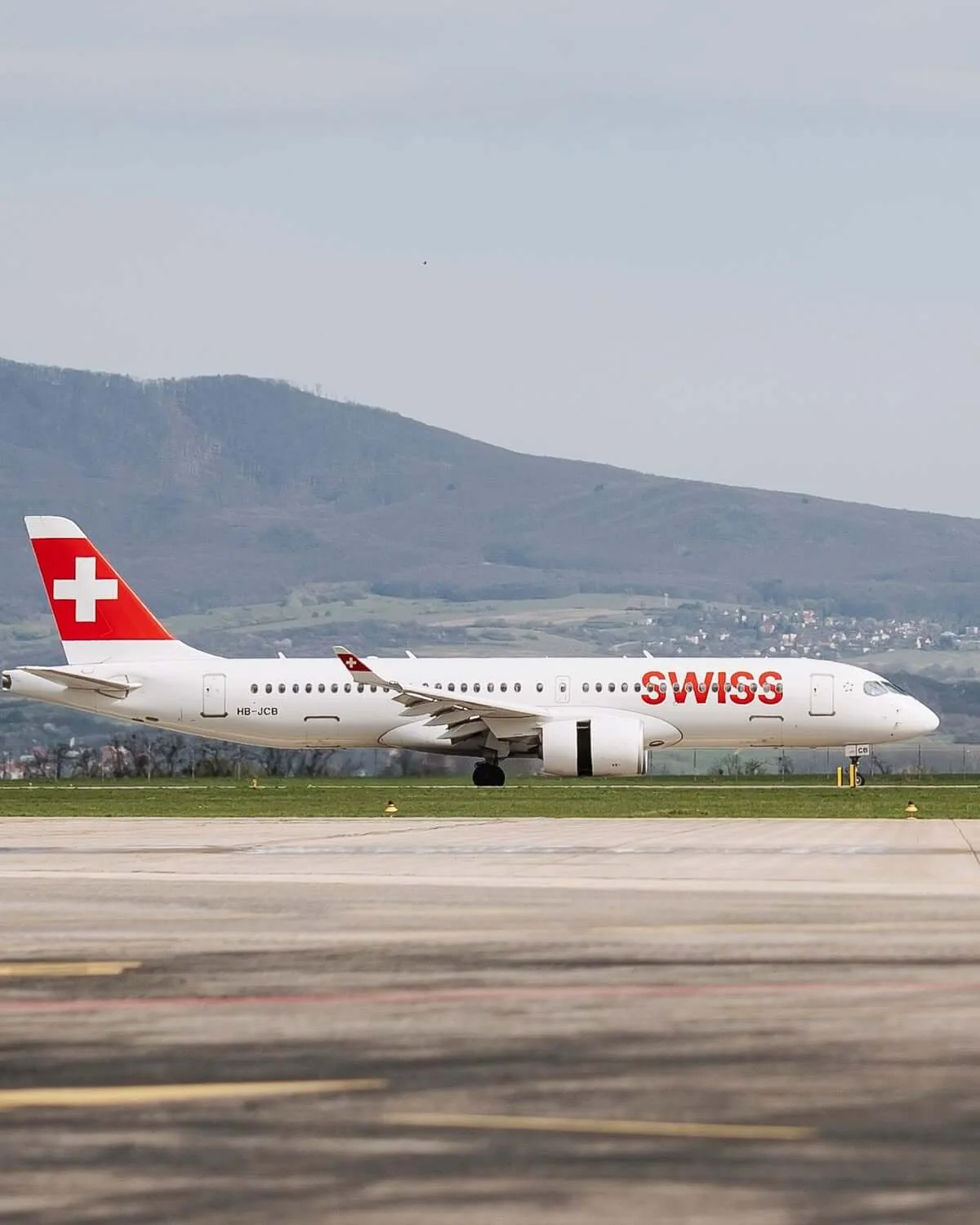 L’aérogare passagers de l’aéroport international de Košice vue depuis le tarmac.