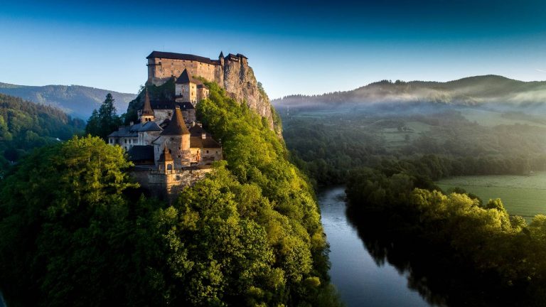 orava-castle-min-1-768x432